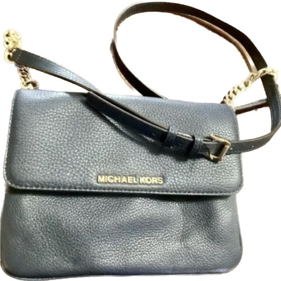 Michael Kors Handbags - Navy Michael Kors purse 8” w x 6.5” h small crossbody